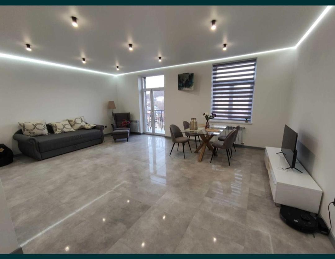 2 Separate Bedrooms